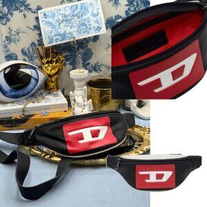 🆕 DIESEL 🧿 NWOT Faux Leather KOINBE Bum Bag with Contrasting Logo, Navy & Red